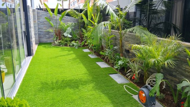 Jardin privé d’une villa en gazon 30 mm