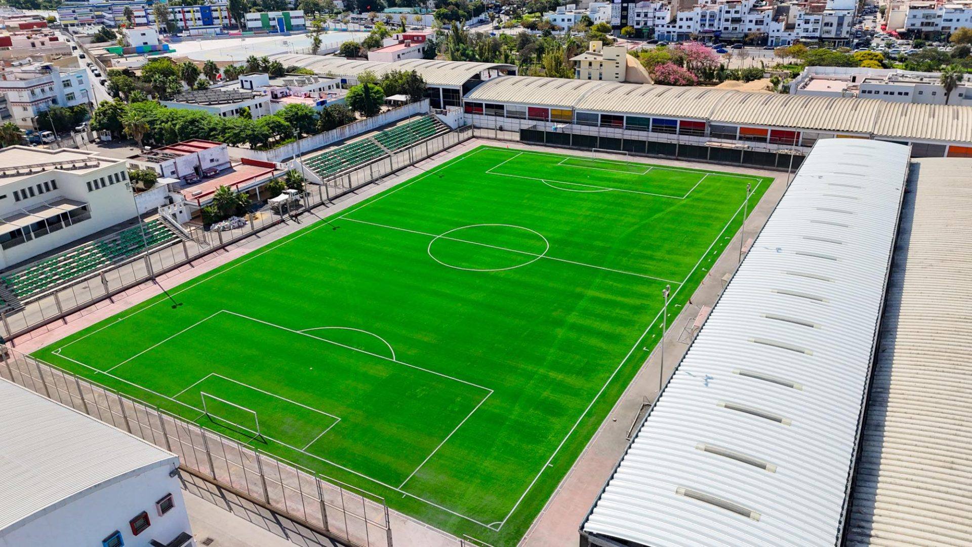 Terrain de football en gazon synthétique fourni par Proturf au Maroc