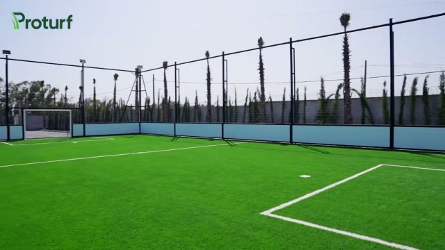 Terrain de football aux normes FIFA, guest house