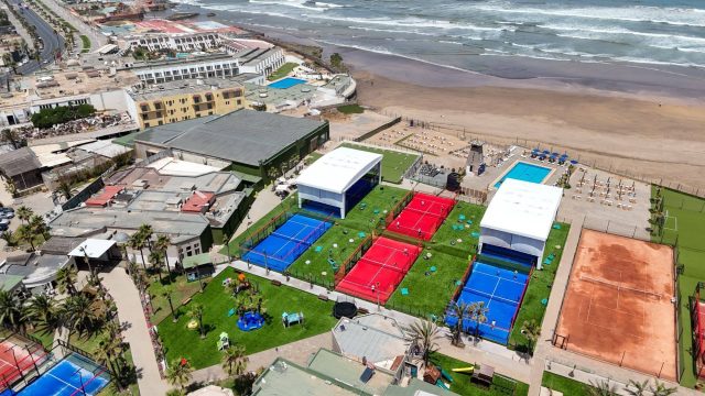 Club de padel en bord de mer